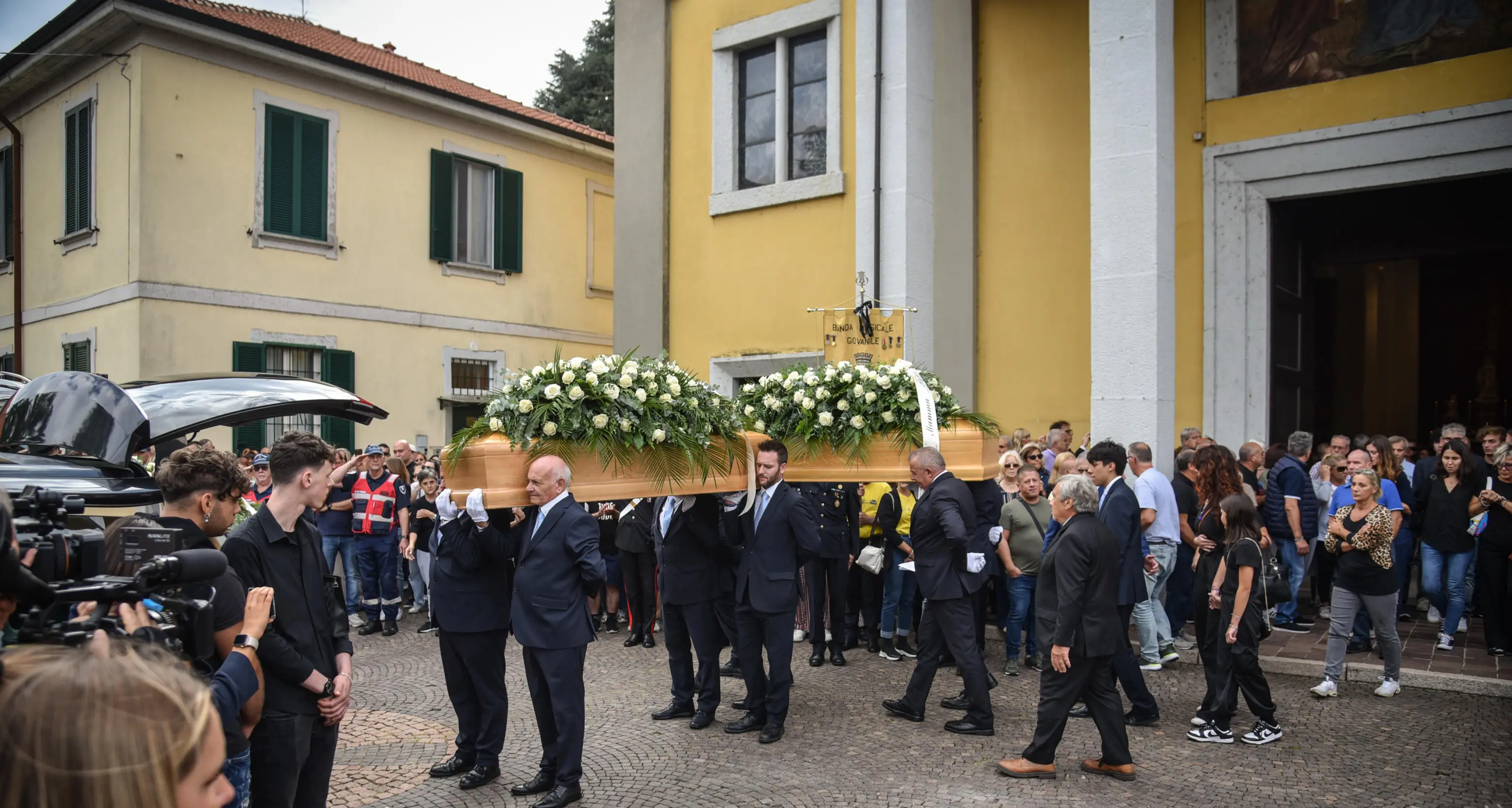Giudice: '17enne lucido nel sterminare famiglia a Paderno'
