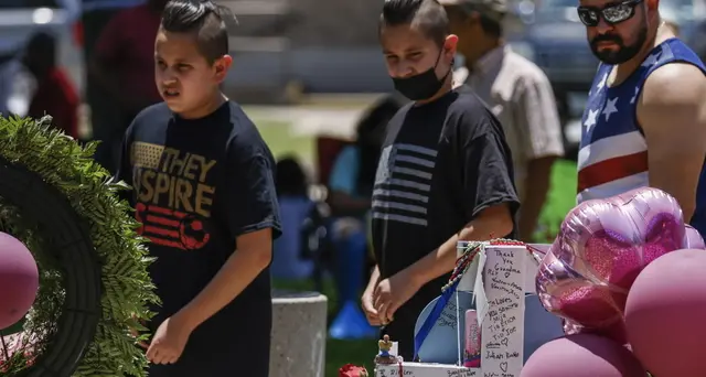 Texas: 'agente esitò a sparare a killer, temeva colpire bimbi'