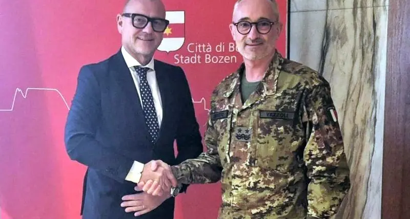 Truppe Alpine, Corrarati riceve il generale Alberto Vezzoli