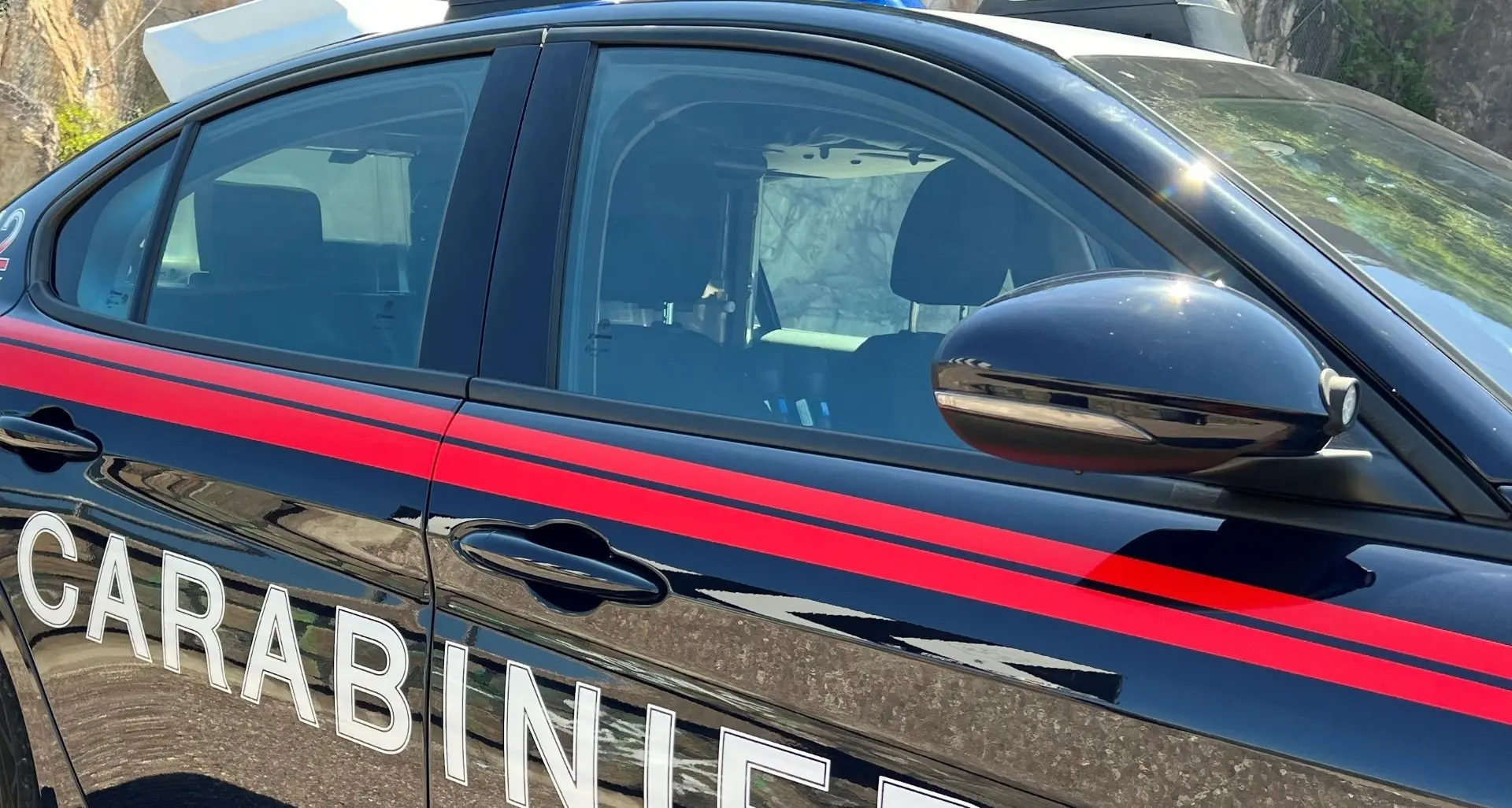 Bolzano, sfila 90 euro dal portafogli dell’ospite di un albergo: smascherata dalle telecamere