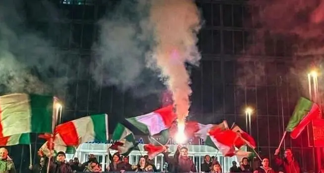 Corteo pro remigrazione a Bolzano, polemica sempre più aspra tra Svp e Fdi