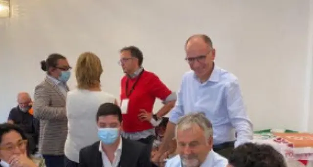 Suppletive: Letta vince a Siena, applauso al segretario
