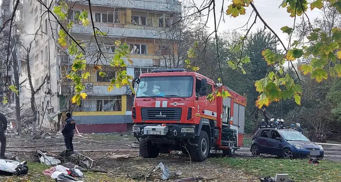La reazione di Putin: missili su Kiev, colpito un condominio a Zaporizhzhia