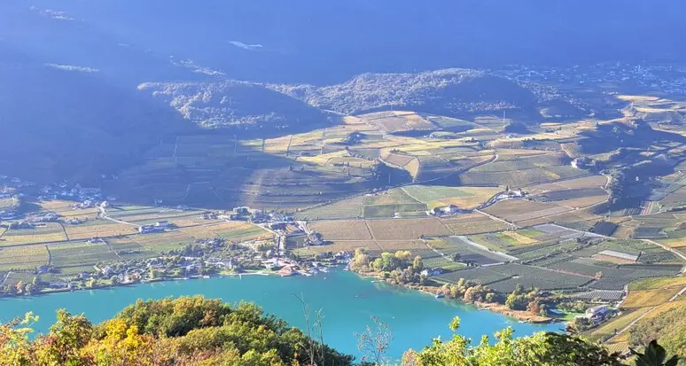 Caldaro, lago a 17,2 gradi: mai così caldo in primavera