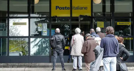 Poste, a Bolzano e Merano arriva l’app “taglia code”