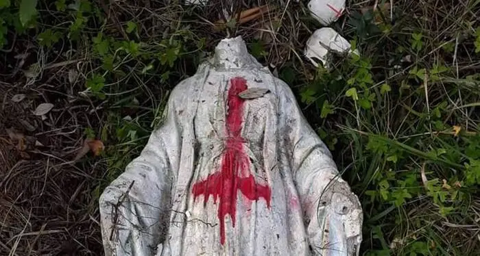 Riti satanici, bambino tolto alla madre: il piccolo affidato ad una comunità
