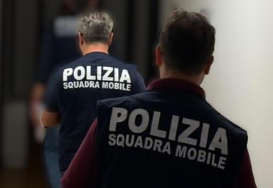 Uccide la madre malata a coltellate, figlio 52enne fermato in attesa pm