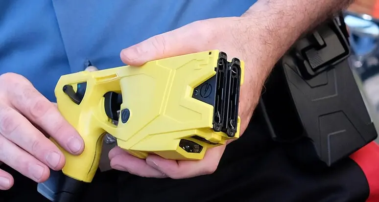 Morto dopo il taser, i carabinieri: \"Seguite tutte le procedure\"