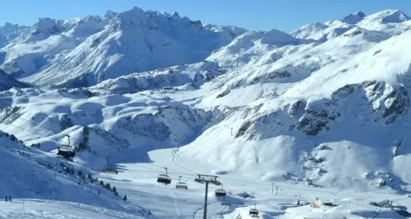 Sci, l’Austria verso gli skipass stagionali solo ai vaccinati