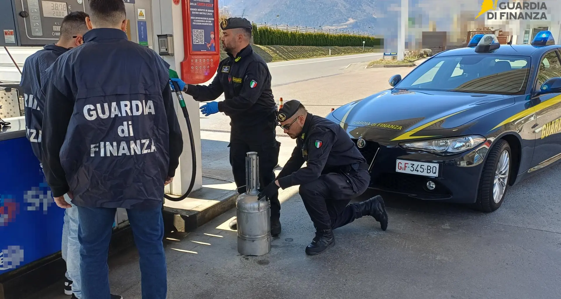 Controlli ai distributori, in Alto Adige sigillate otto pompe di erogazione