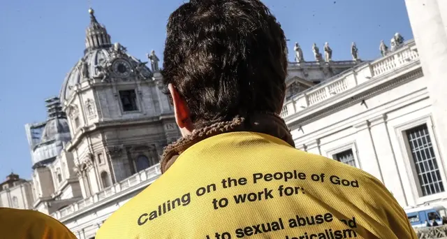 Pedofilia: Francia, 10mila vittime nella chiesa da anni 50