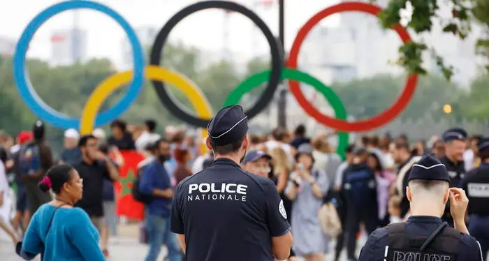 Olimpiadi, dopo i treni sabotate le reti di fibra ottica in Francia