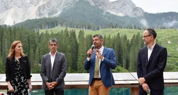 Lago di Carezza verso il turismo sostenibile. E si punta a ridurre i limiti di velocità