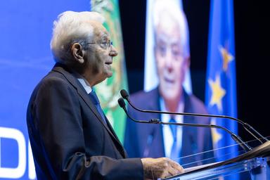 Mattarella promulga la 'giornata carta' ma avverte, aumentano vertiginosamente