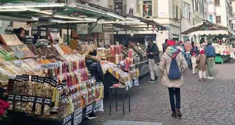Mercato di Piazza Erbe, arriva la stretta del Comune