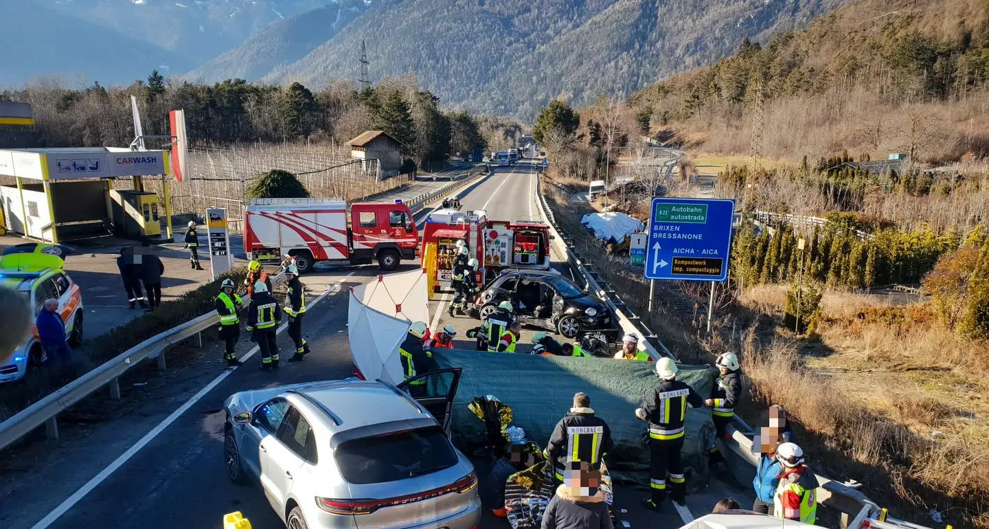 Schianto fra due auto a Sciaves: quattro feriti, uno grave