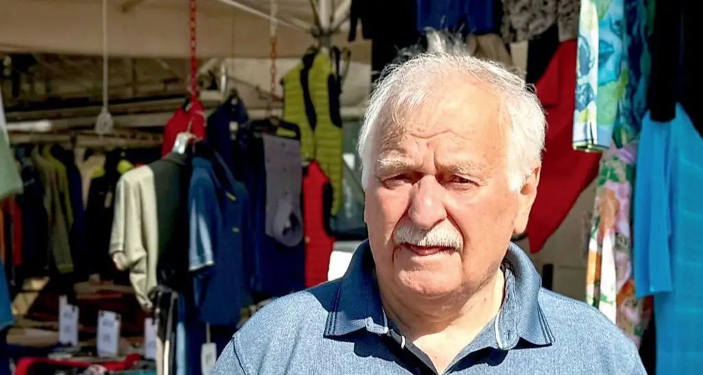Lascia il mercato dopo 60 anni: «Mi mancherà tanto la gente»