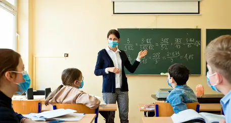 «Basta mascherine nelle classi altoatesine»: la richiesta del Team K