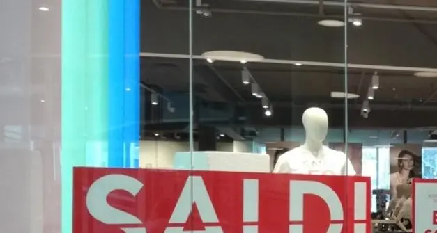 Saldi, ai negozianti altoatesini un giorno in più per allestire i punti vendita