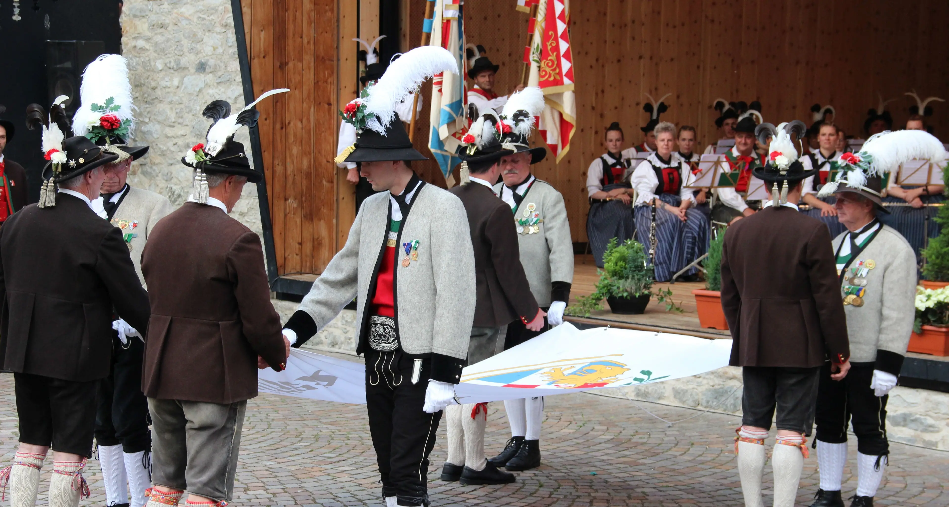 Oltre 6mila Schützen a San Martino: aperta la grande festa, oggi la sfilata