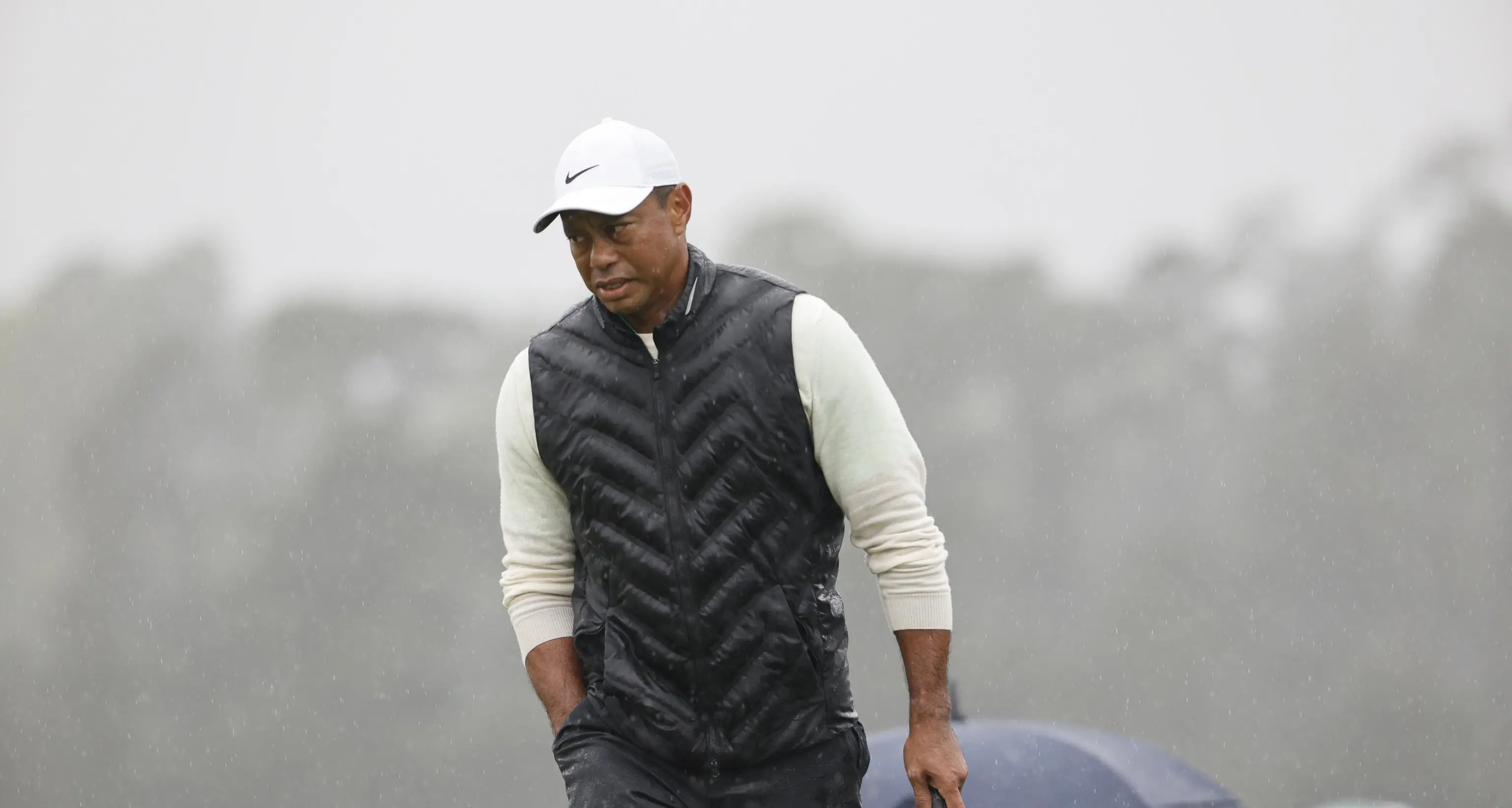Golf: Genesis Invitational, falsa partenza per Tiger Woods