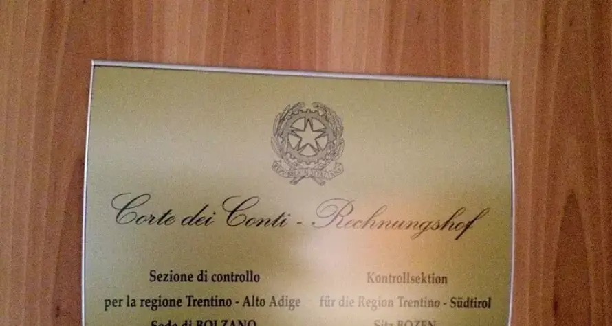 Dalla Corte dei Conti uno sconto a Durnwalder: dovrà pagare “solo” 200mila euro