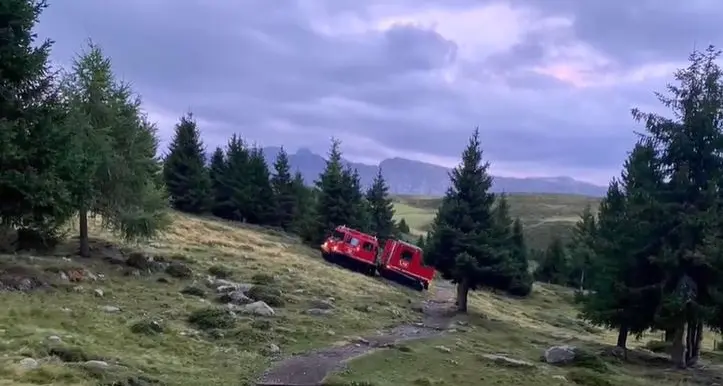 Brucia l’Alpe di Siusi, impegnato un elicottero per lo spegnimento