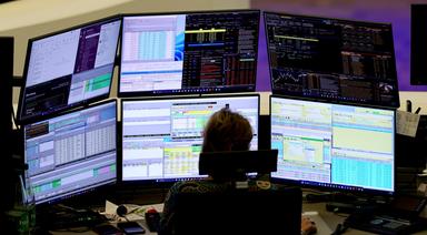 Borsa: Europa e bond migliorano con l'inflazione Usa, Milano +1,1%