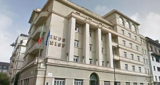 Minniti e Auerbach hanno spiato 20 politici