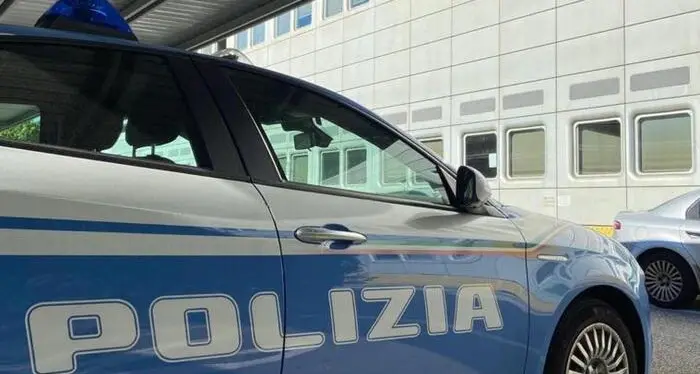 Sorpreso a spacciare cocaina nel parcheggio di un supermercato