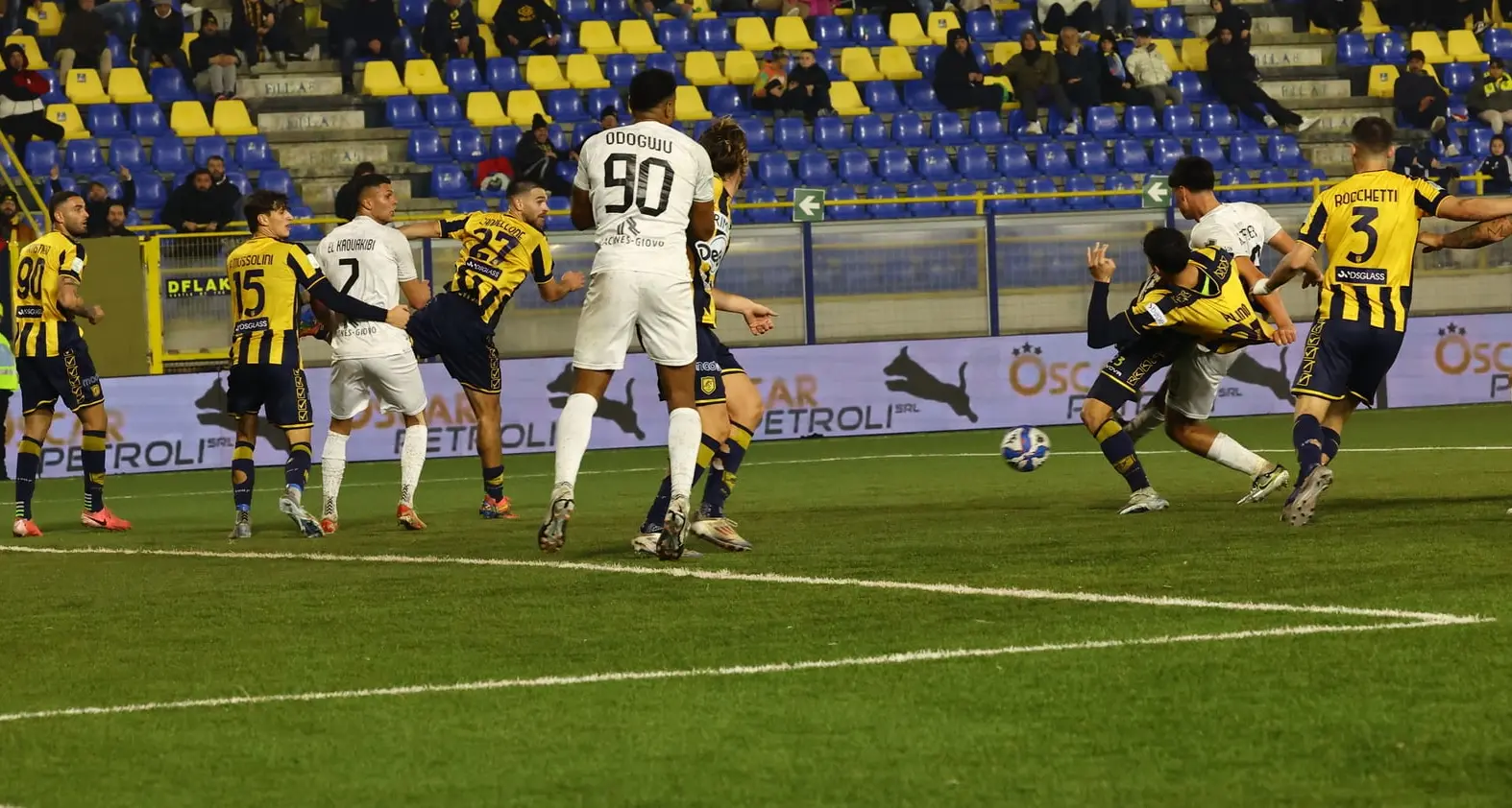 Tredici Daspo ai tifosi della Juve Stabia per le violenze dopo il match contro il Südtirol
