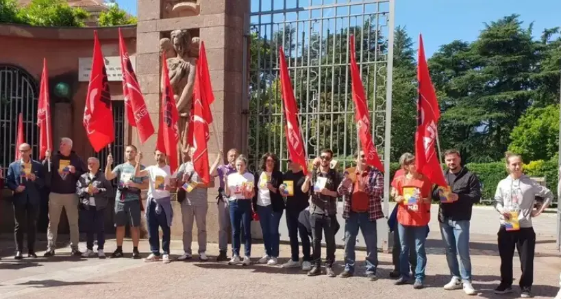 Un presidio al Commissariato del Governo per chiedere più tutele per i lavoratori agricoli