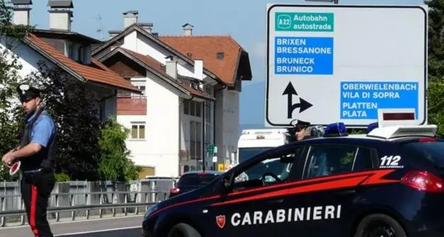 Arrestato un 18enne di Caldaro: è accusato di rapine e furti