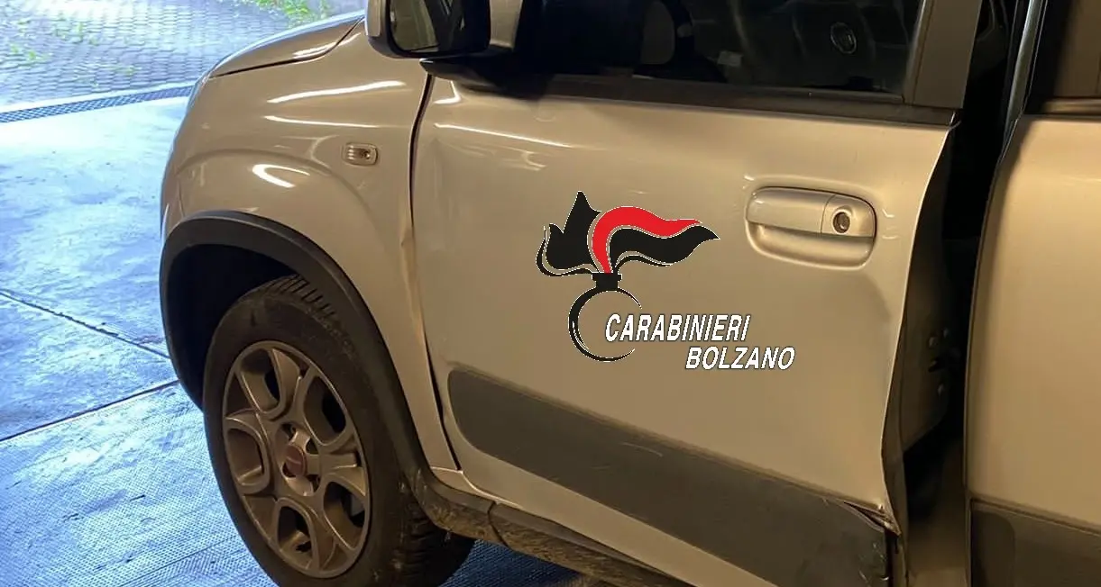 Carabinieri speronati a Rio Pusteria: individuati 5 giovani