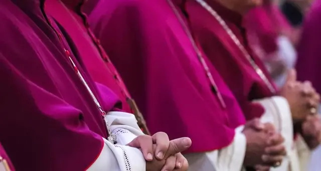 Pedofilia:Francia, 216.000 vittime nella chiesa in 70 anni