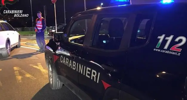 Sparito da vent'anni, torna per accoltellare il fratello: l’uomo è fuori pericolo