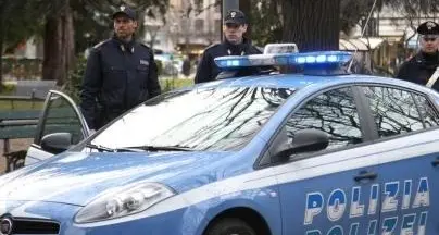 Bolzano, ruba abiti al Twenty: arrestata dalla polizia