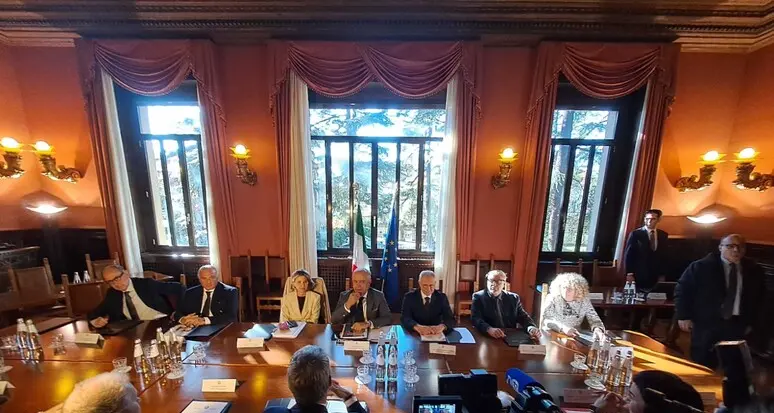 Piantedosi, «Sì al taser per la polizia locale»