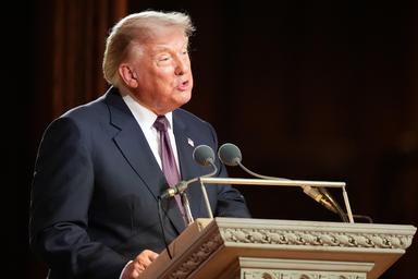 Trump, 'il blocco navale continua fino ad un accordo o ad una resa totale'