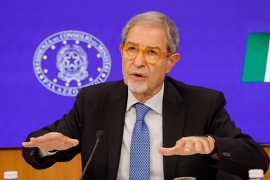 Musumeci, 'in cdm via libera a piano per i Campi Flegrei'