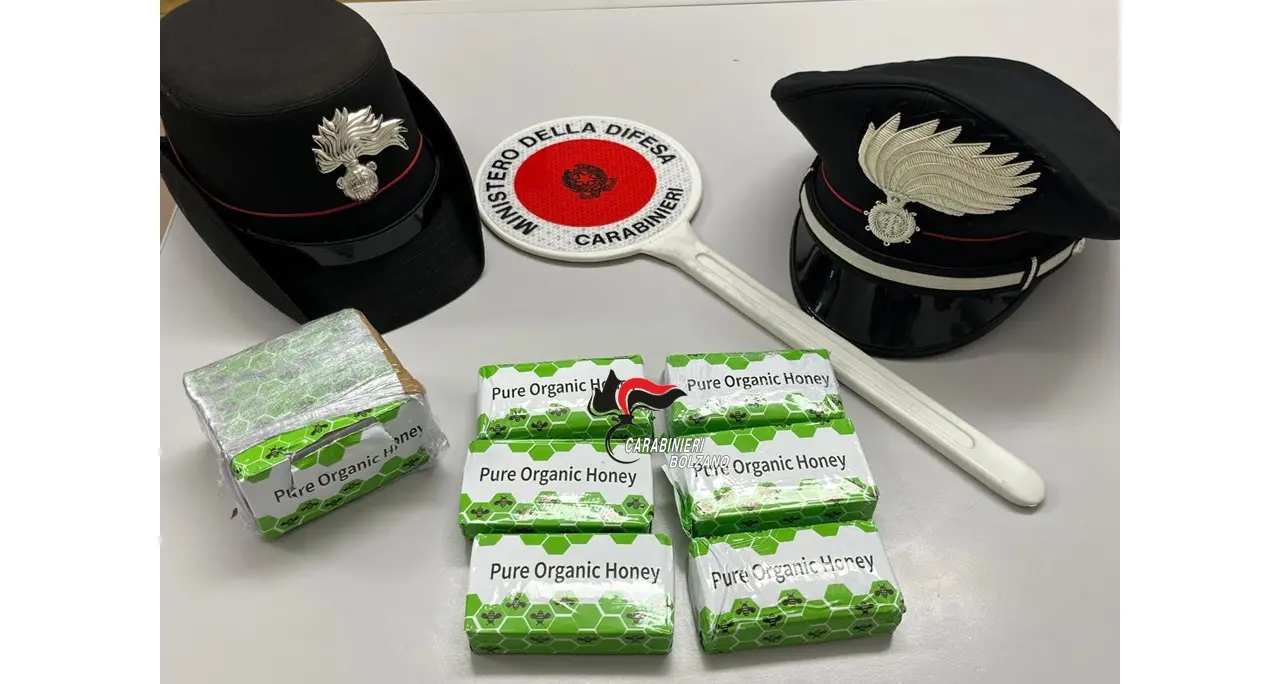 Nuova operazione antidroga a Laives: arrestati due giovani della Bassa, sequestrato un chilo di hashish