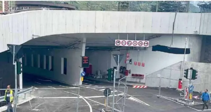 Apre il tunnel sotto via Alto Adige: dalle 14 via libera al traffico