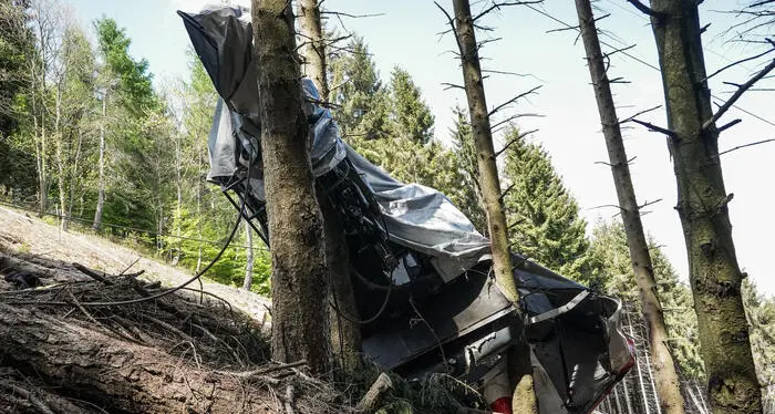 Mottarone, 2 mesi prima della tragedia si accavallarono le funi