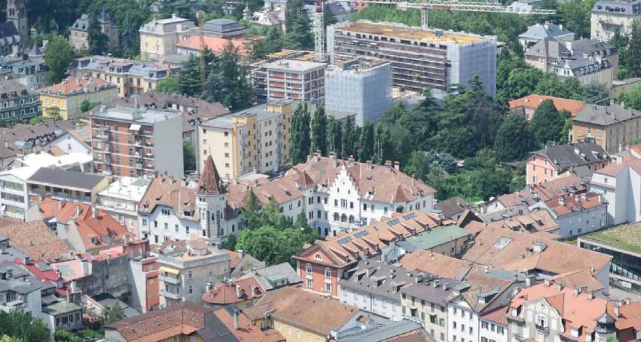 A Merano arriva la stangata Imi sulle aree edificabili. La sindaca Zeller: «Equiparate alle case sfitte»