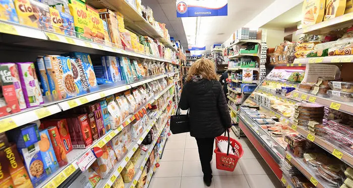 L’inflazione che sale costa quasi 3mila euro l’anno in più alle famiglie bolzanine