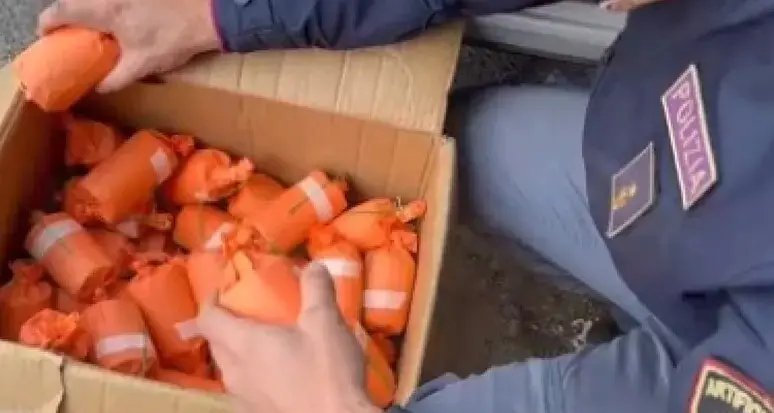 La polizia sequestra 750 “bombe Sinner” a Catania, due arresti