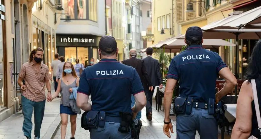 Covid, il Viminale ai prefetti: stretta contro gli assembramenti