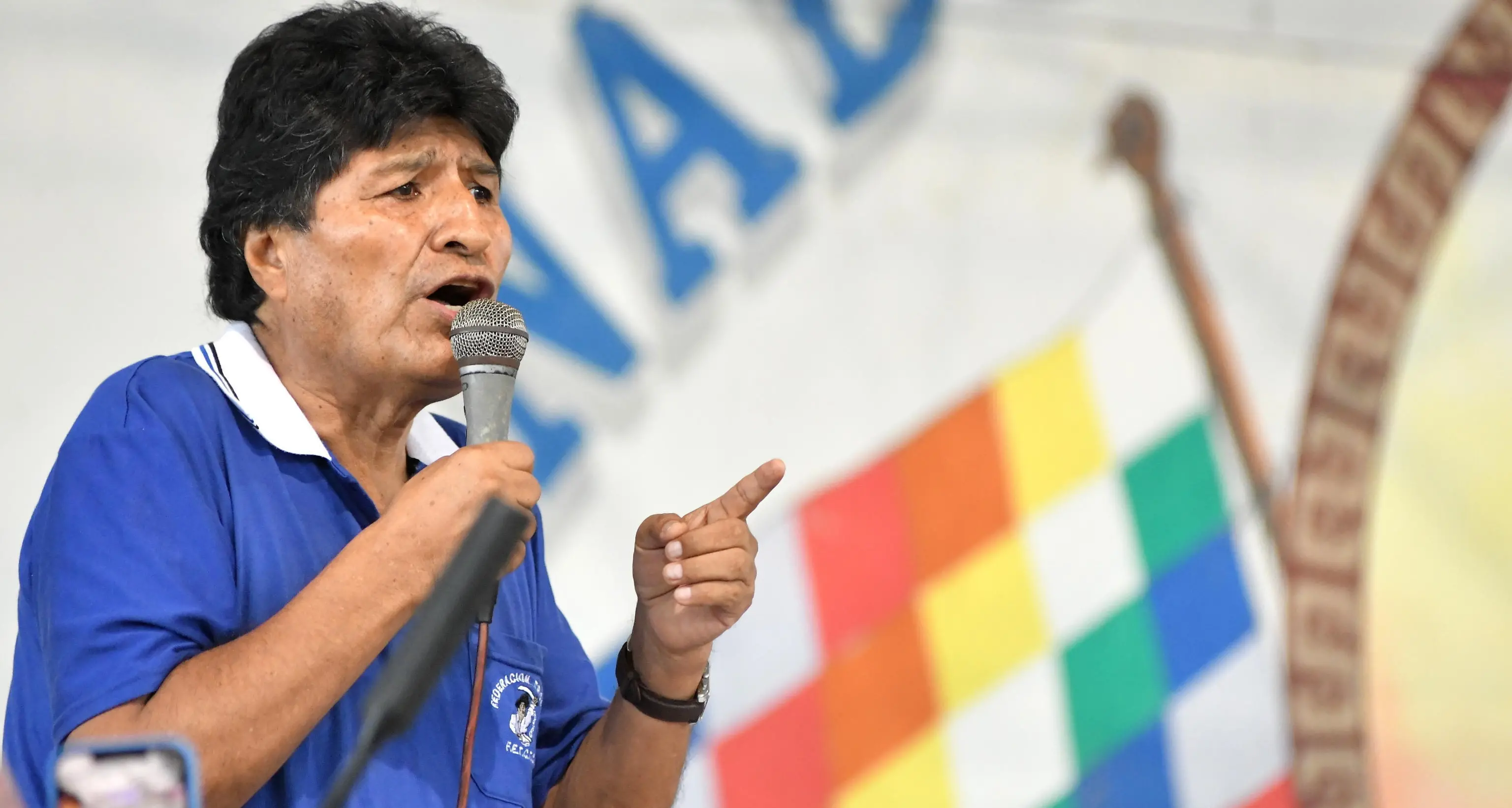 Bolivia: ripristinato il mandato d'arresto per Evo Morales