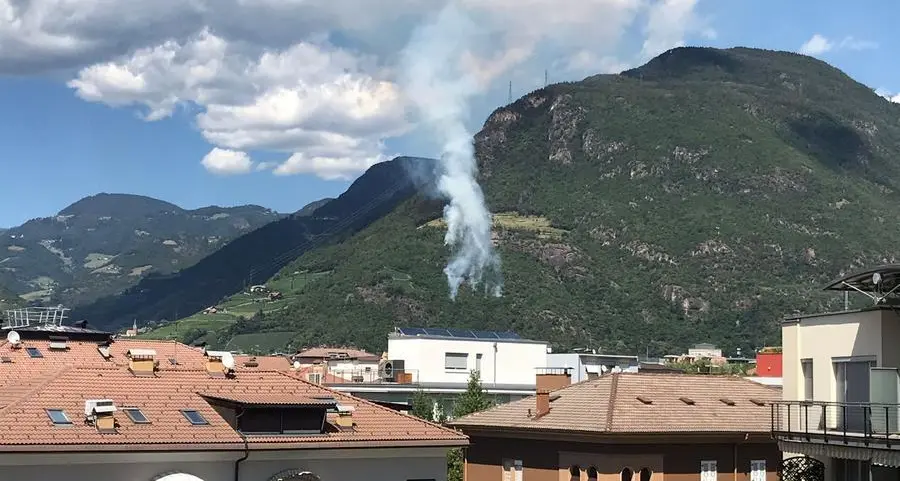 Bolzano, il fuoco non dà tregua: nuovo rogo sulle passeggiate di Sant'Osvaldo