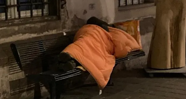 Freddo: rifugio di emergenza per 25 senzatetto nella palestra di una scuola a Bolzano